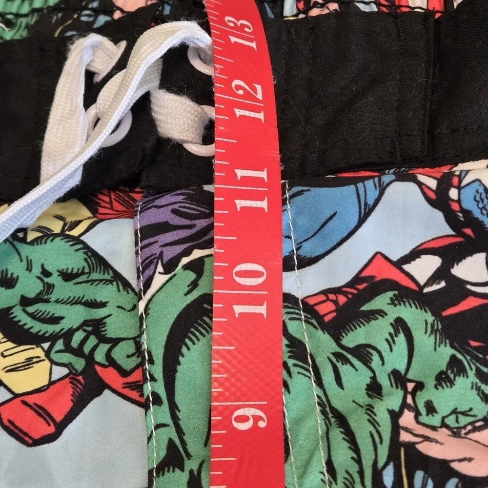 Marvel Avengers Comic Board Shorts Swim Trunks Men's XL Colorful Summer Wear
